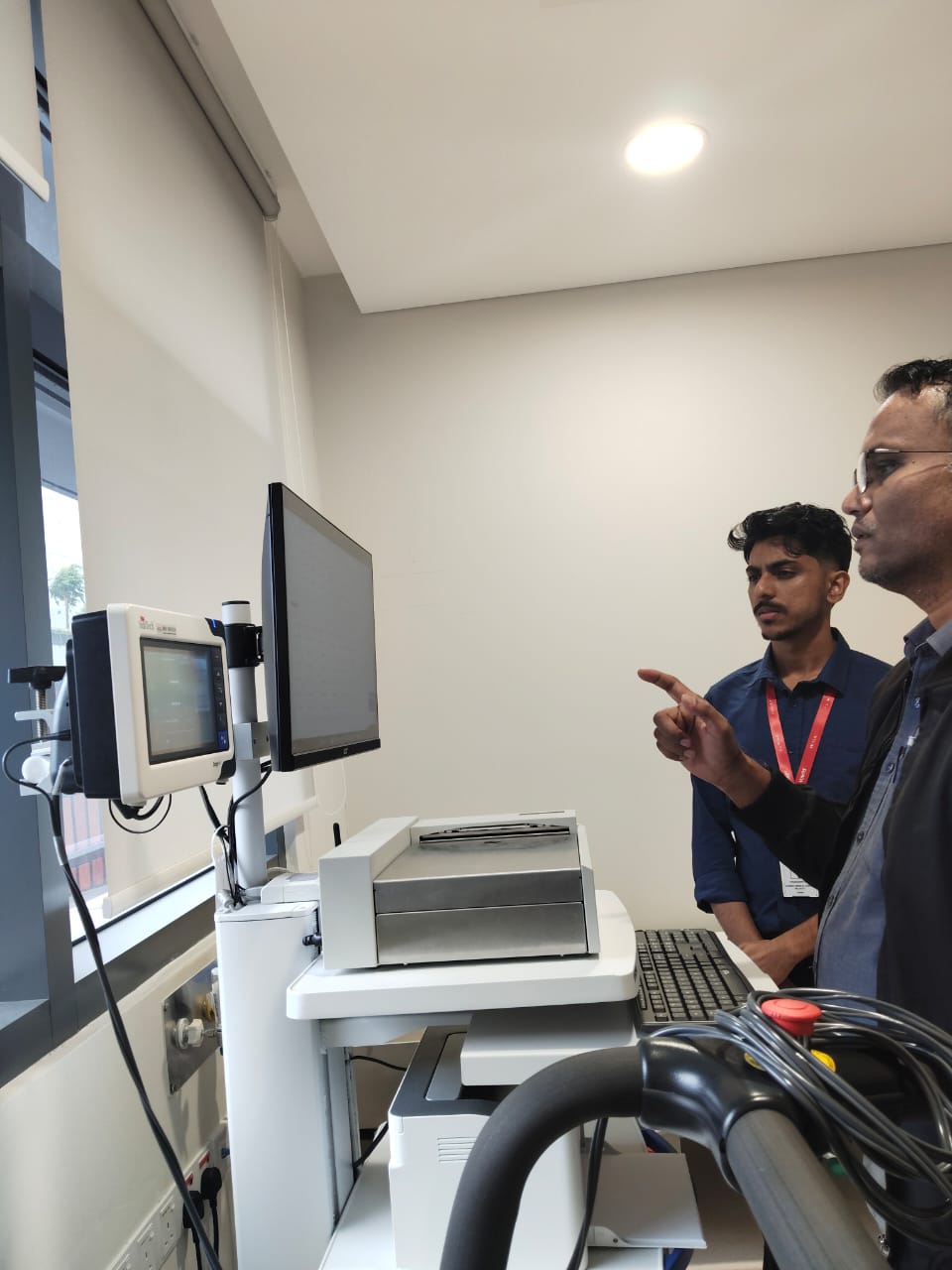 QProNet team reviewing NORAV equipment on site